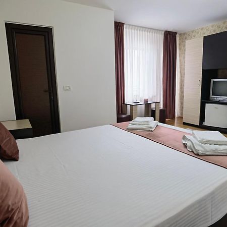 Pensiunea Royal Borşa Buitenkant foto